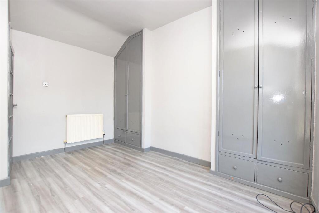 Bedroom 1.JPG
