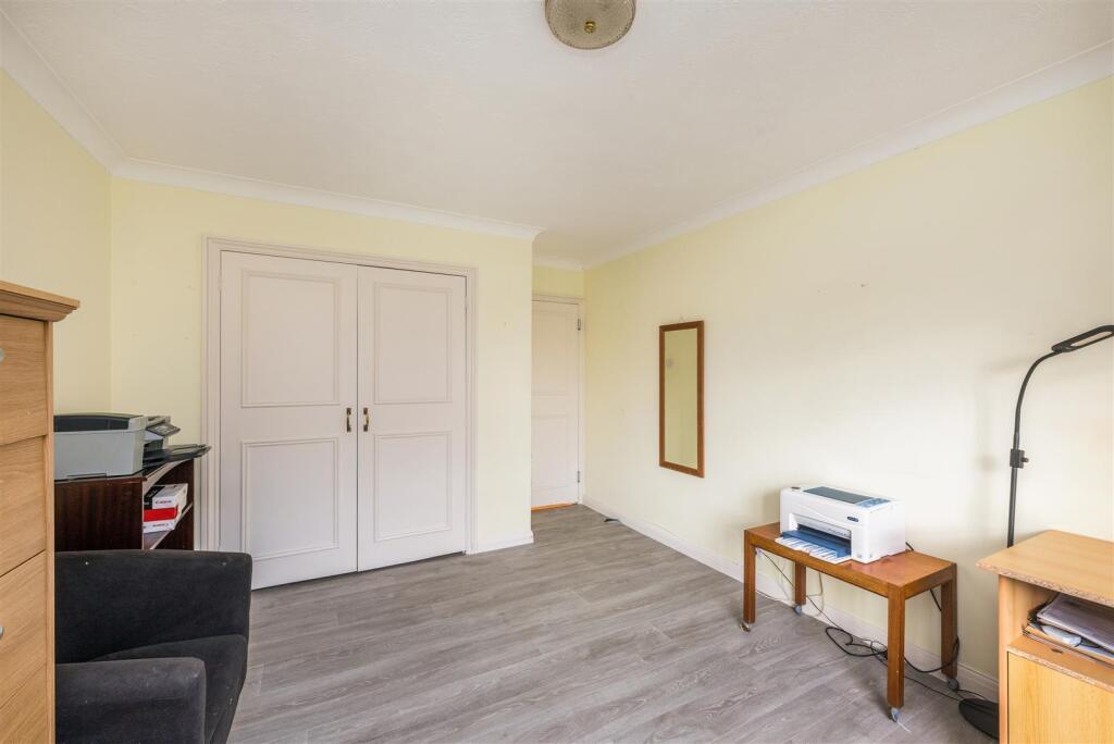 Flat 2, Corvill Court, Worthing -9.jpg