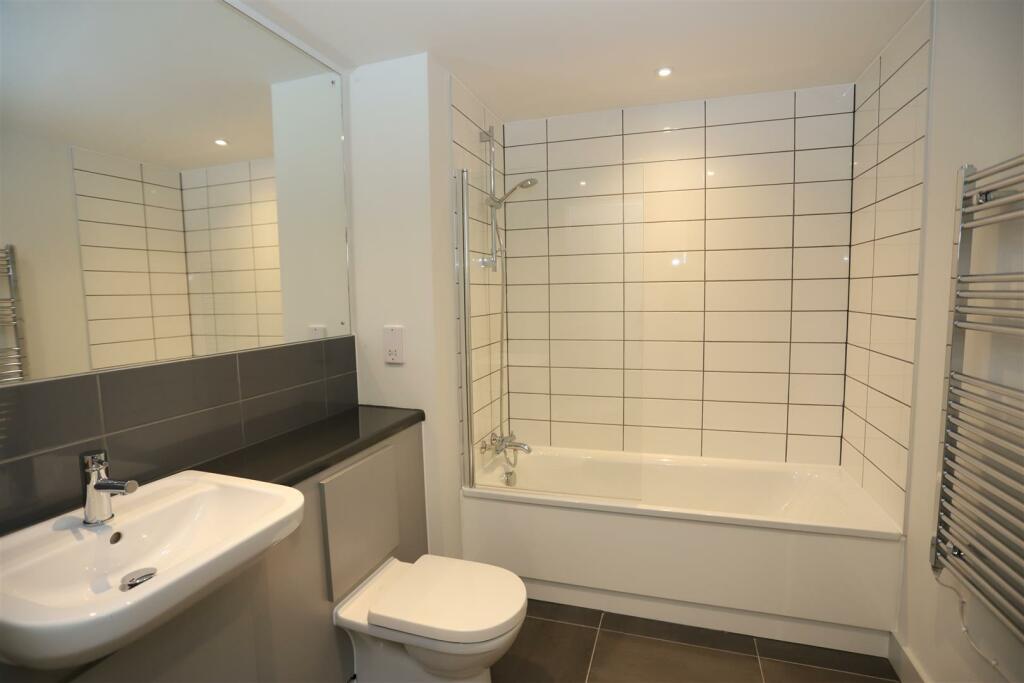 Bathroom.JPG