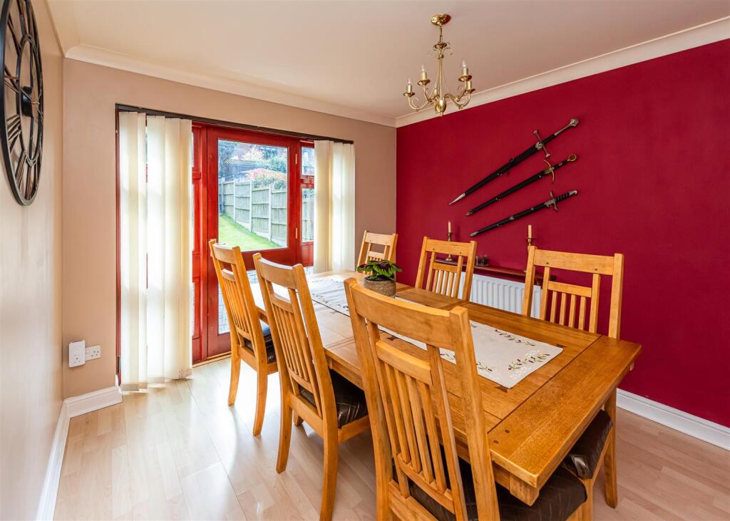 57 Penleigh Gardens-DiningRoom.jpg
