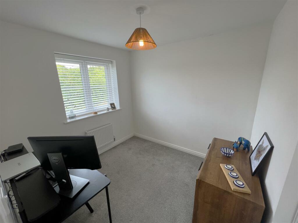 Bedroom 2.JPG