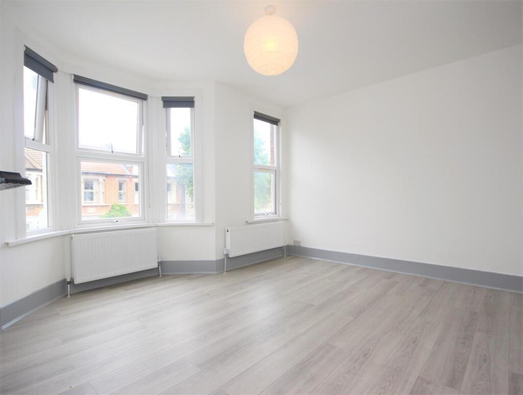 Master Bedroom 1.JPG