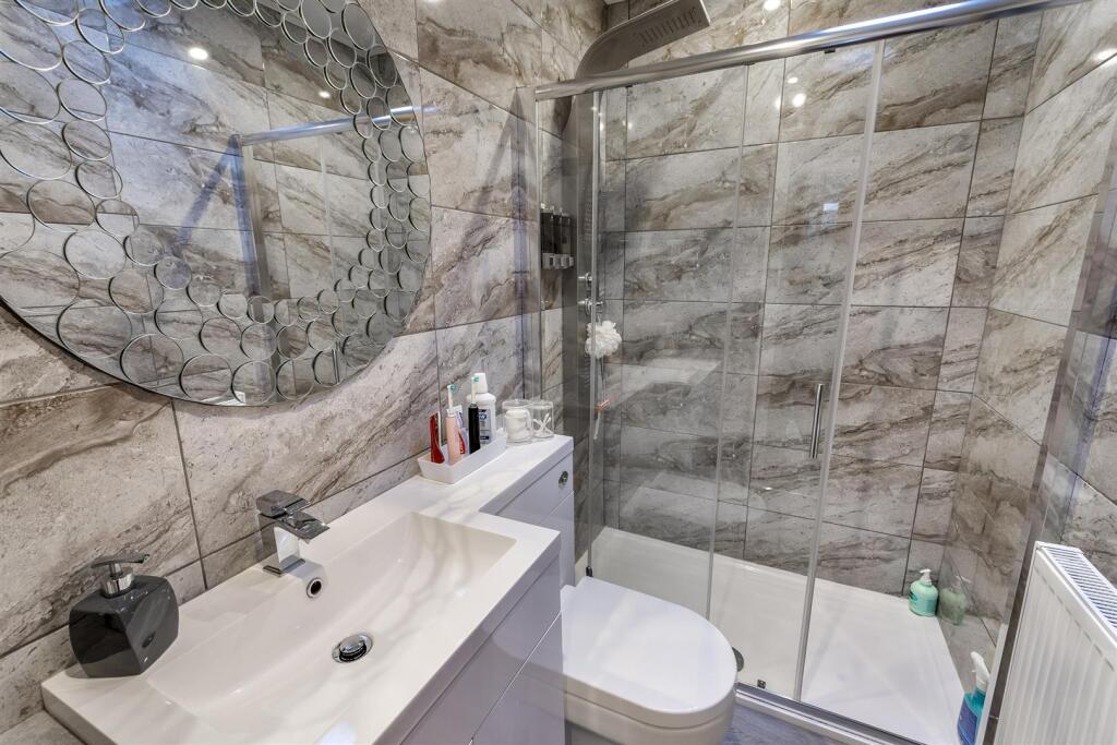 DSC_3873-Edit_bathroom.JPG