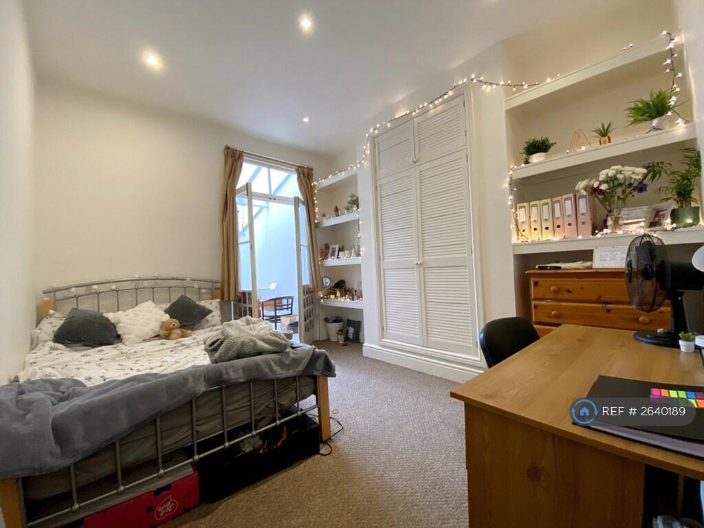 Ground Floor Back Bedroom