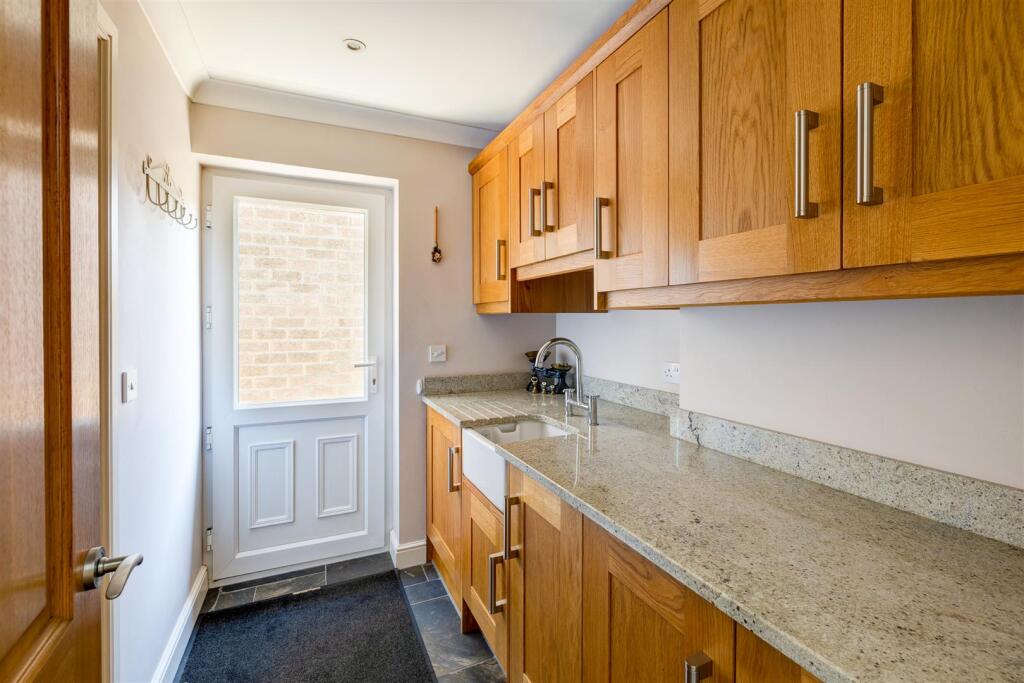 3 Creswell Drive LE67 2AG