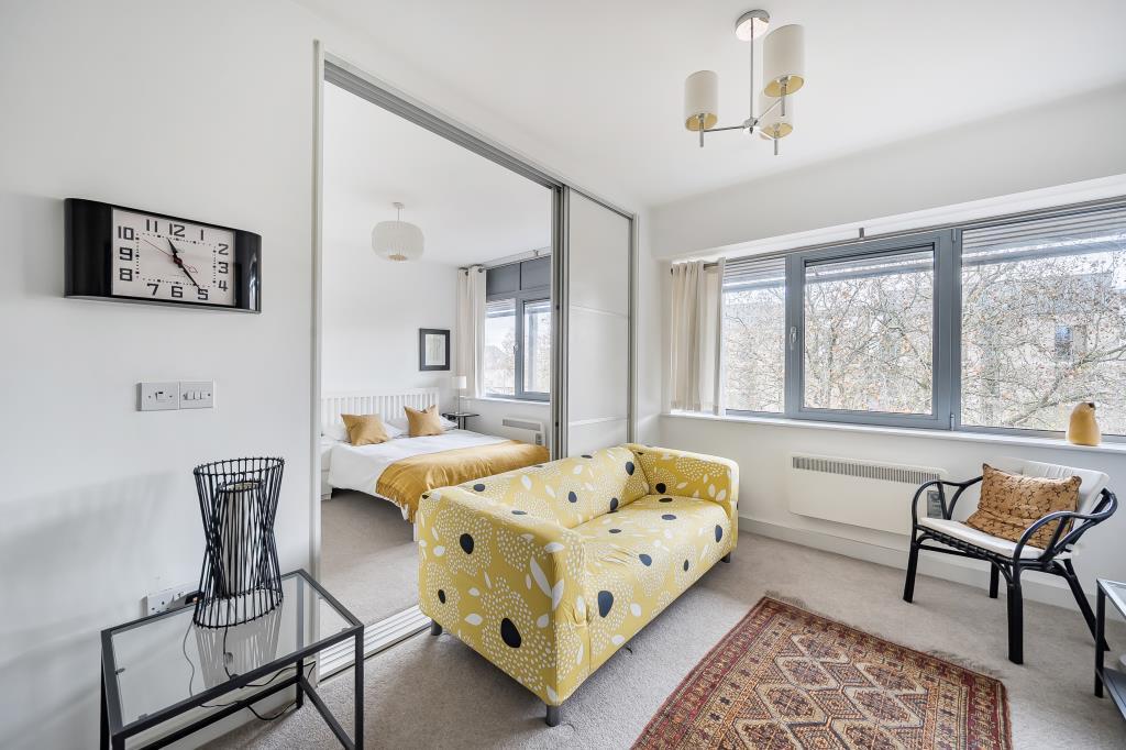 Reception Room/Bedroom