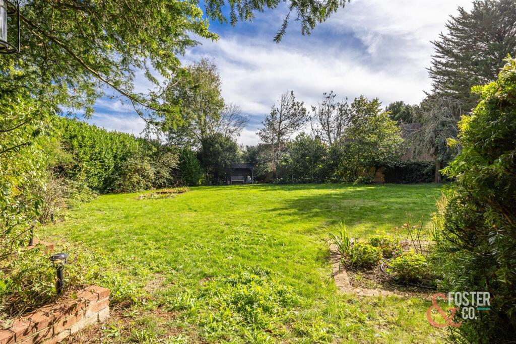 Dyke Road Avenue, 32-010.jpg