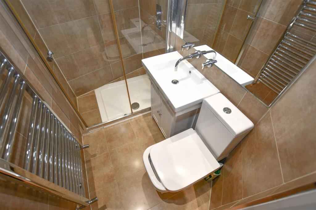 Shower room &amp; WC.jpg