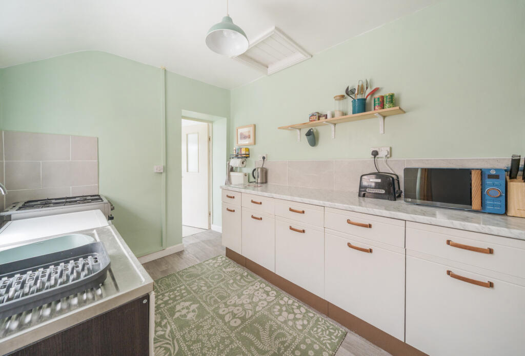 1296561-9-68383fc...