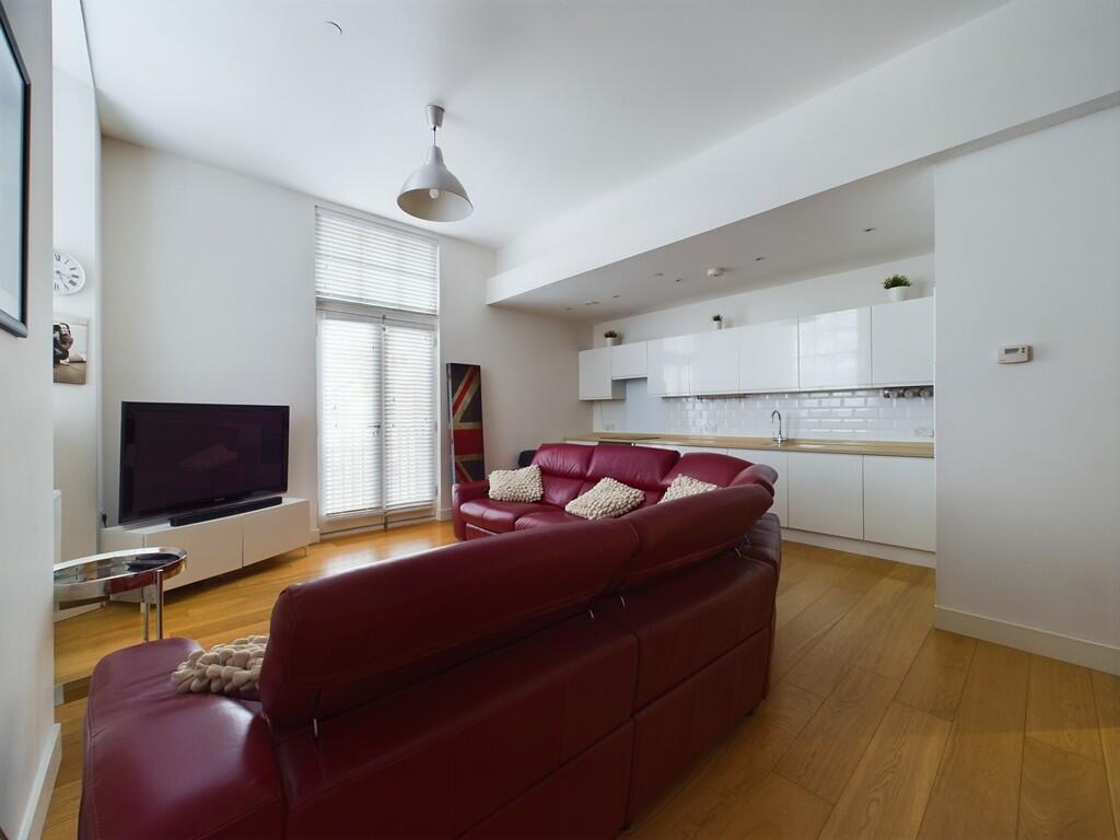 CAM02089G0-PR0401...