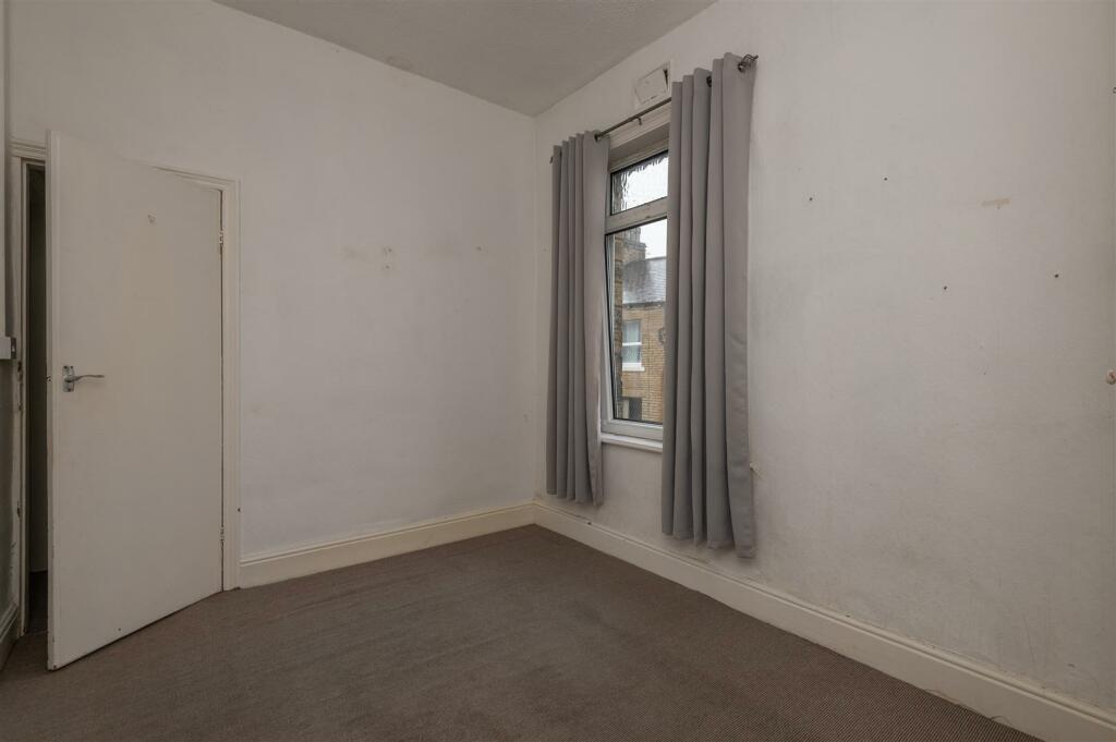 15 - 4 Duke Street HX5 0HX.jpg