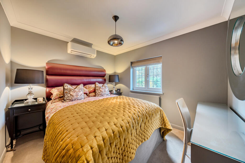 1375848-13-690cbb...