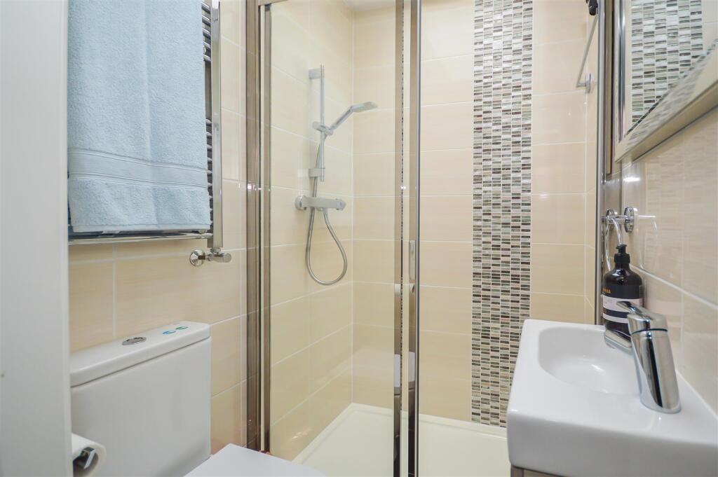 EN SUITE SHOWER ROOM/W.C.