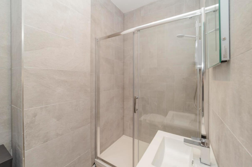 bathroom.png