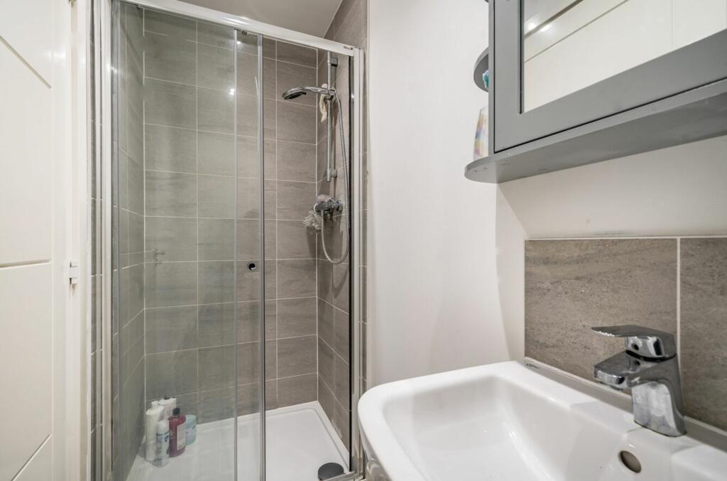 En suite shower room