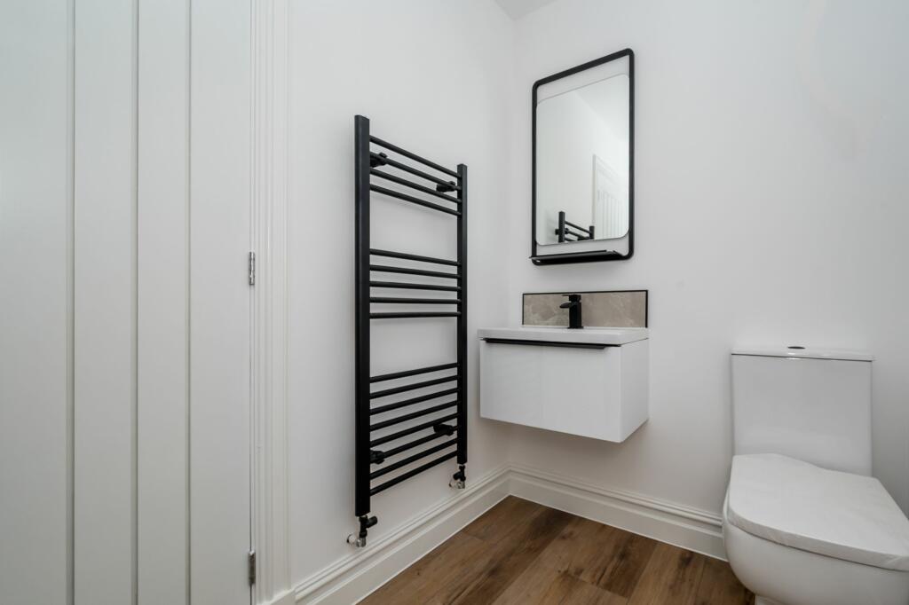 Jack &amp; Jill Bathroom