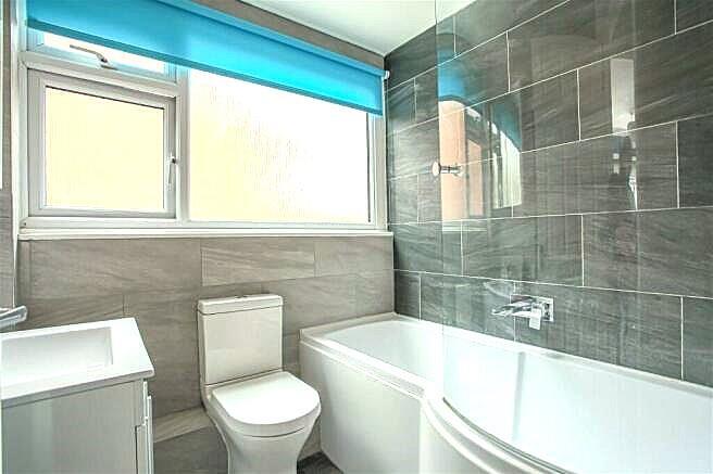 2 Ashridge bathroom.jpeg