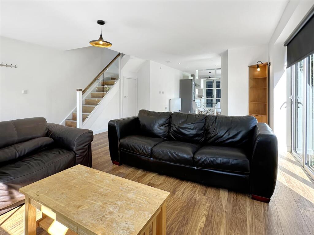 Living Room (3)