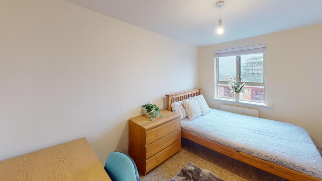 20-Royal-Victoria-Court-Bedroom 2