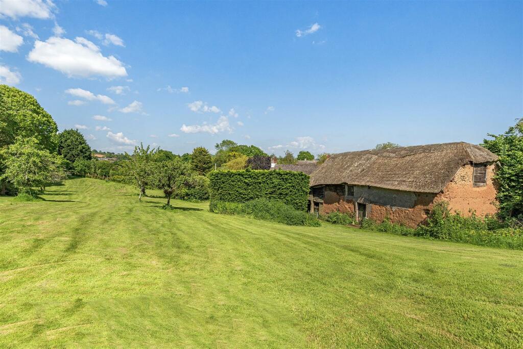 Page 4 bottom large 1122384 (20)Pg4Bdp (1) (1).jpg