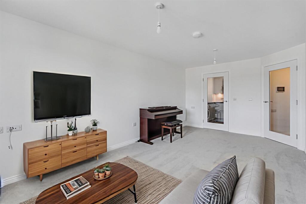 Lounge_1 - 2 (1).jpeg