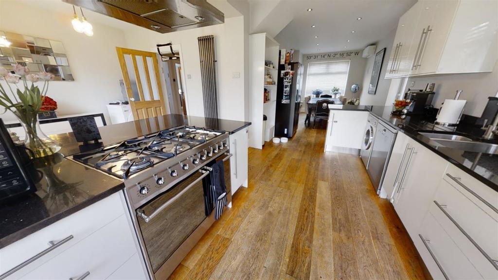 kitchen 3.jpg