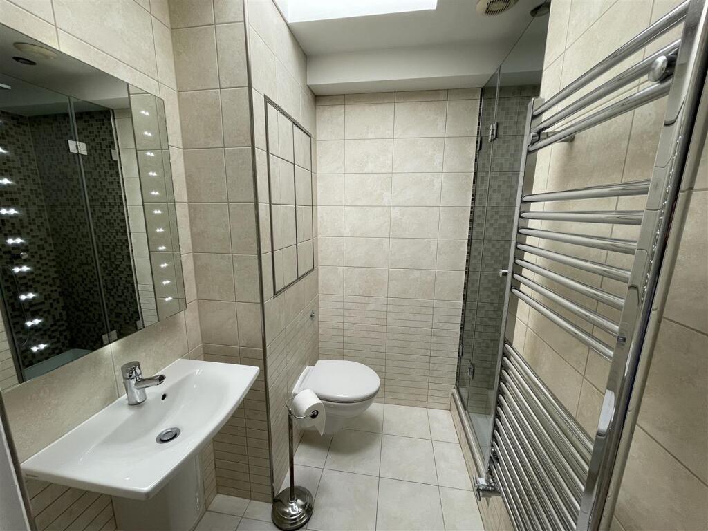 Shower room.jpg
