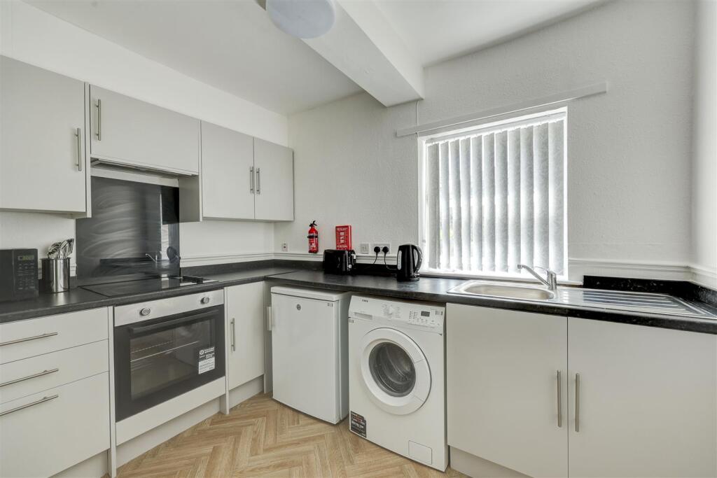 Kitchen One.jpg