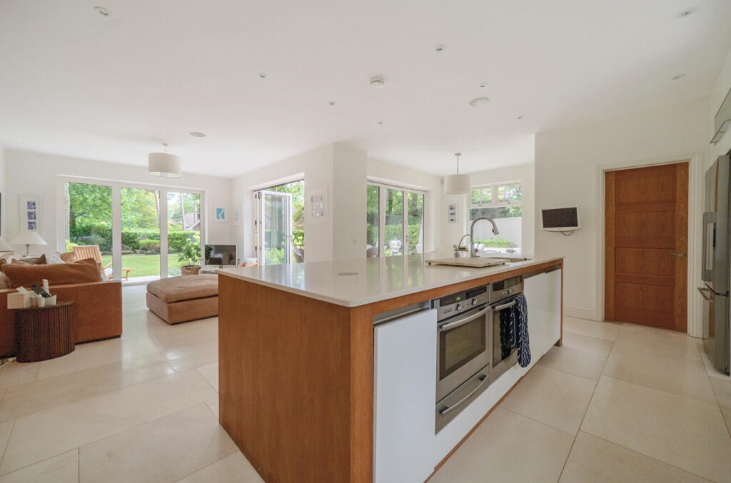 1353926-29-68cc38...