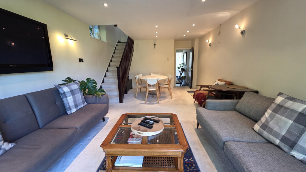 2 Bedroom End of Terrace House