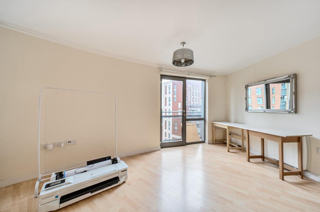 1304507-4-683ee2c...