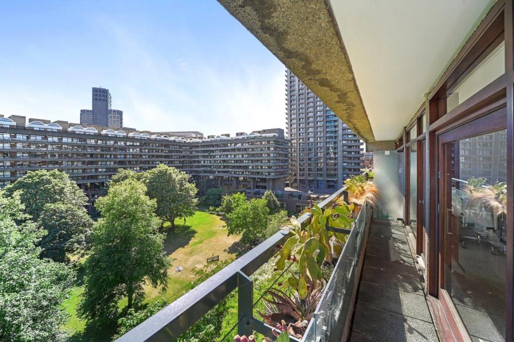 Barbican EC2Y