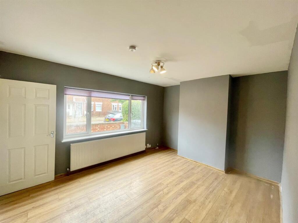 Lounge 2.jpg