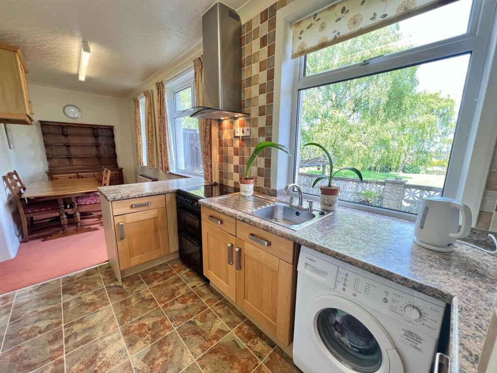 Bramleys Estate Agents - Lidgett Lane - Skelmantho