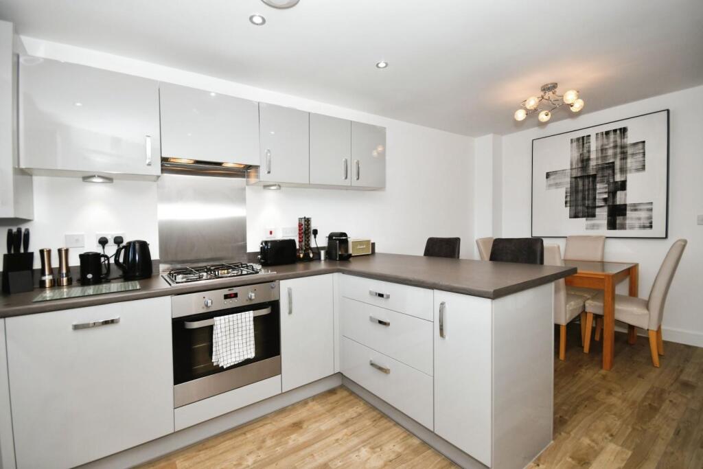 KITCHEN 03.jpg