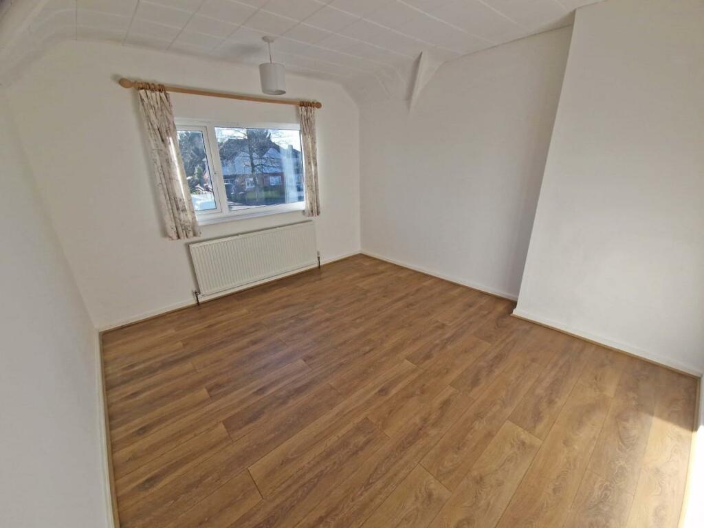 bedroom1.jpg