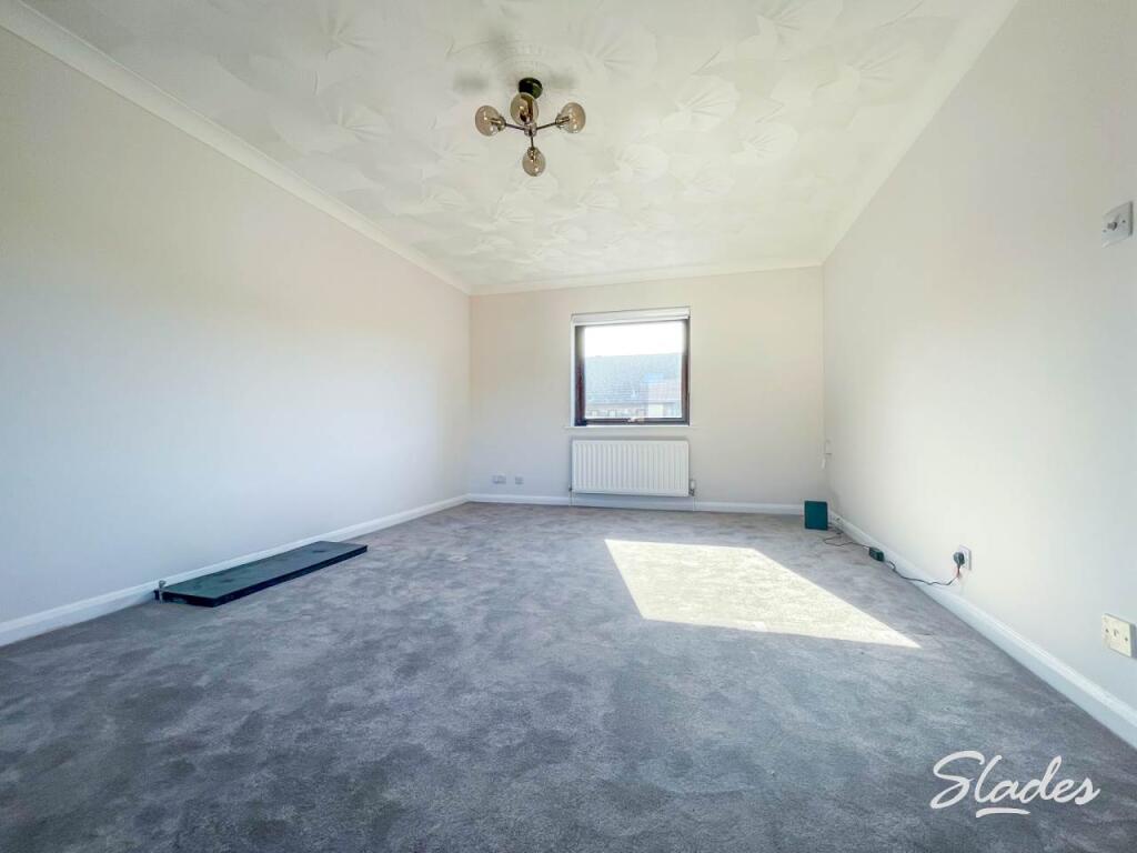 8 The Courtyard loun