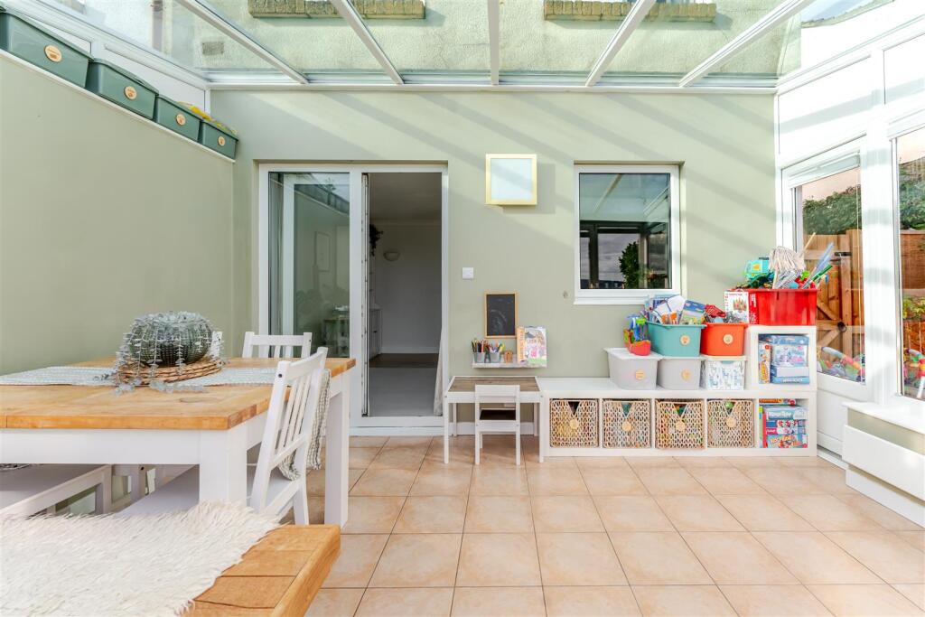 5 Church Court, Church Road, Redhill BS40 5SG 48.j