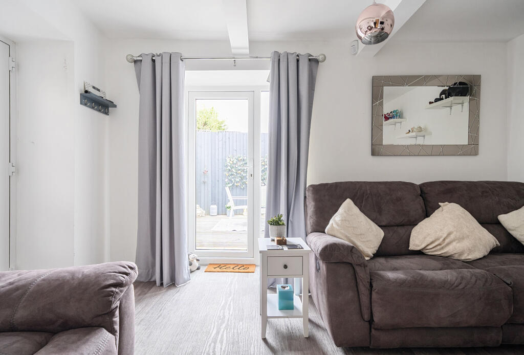 1311366-10-685693...