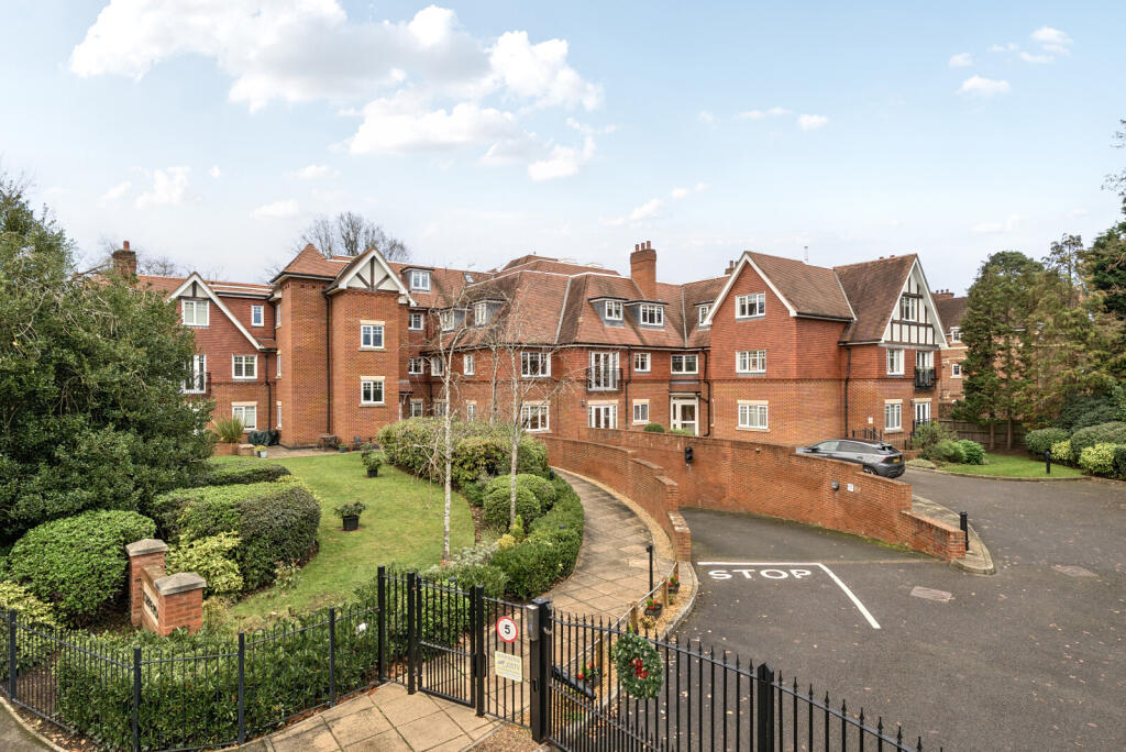 Bridgewater Road, Weybridge, KT13