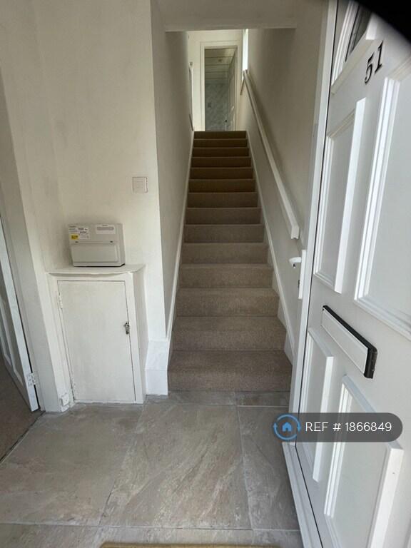 Entrance Hall / Stairway