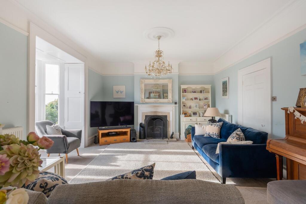 1H7RCN - Living Drawing Room H.jpg