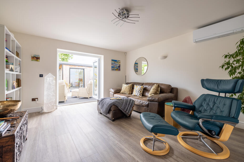 4 Old Nursery Gardens, Ashcott-21