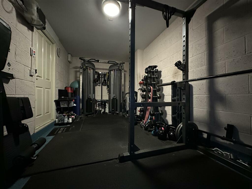 GARAGE