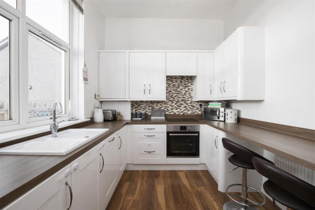 52 Main Street_12.jpg