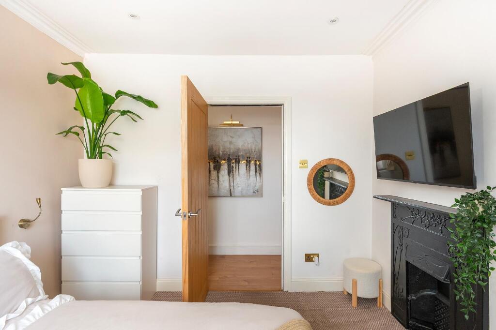 F21GHCN - Bedroom F.jpg