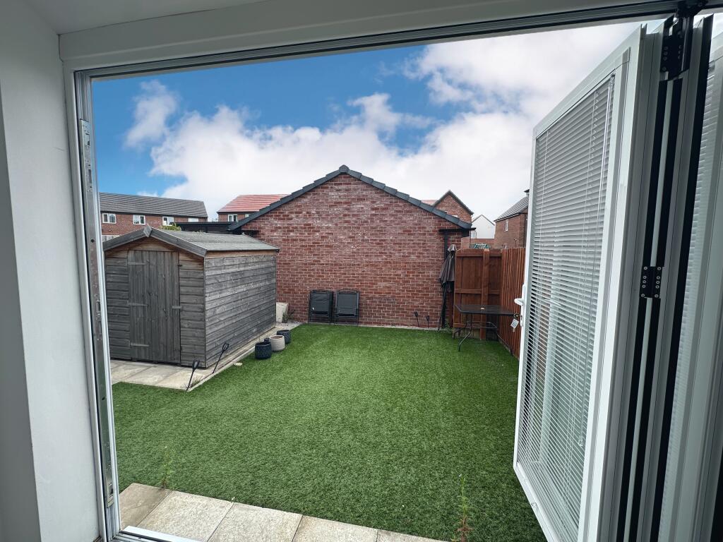 17. Rear bi-folds.JPG