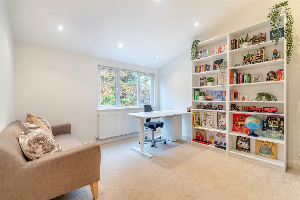 8627589-interior08.jpg