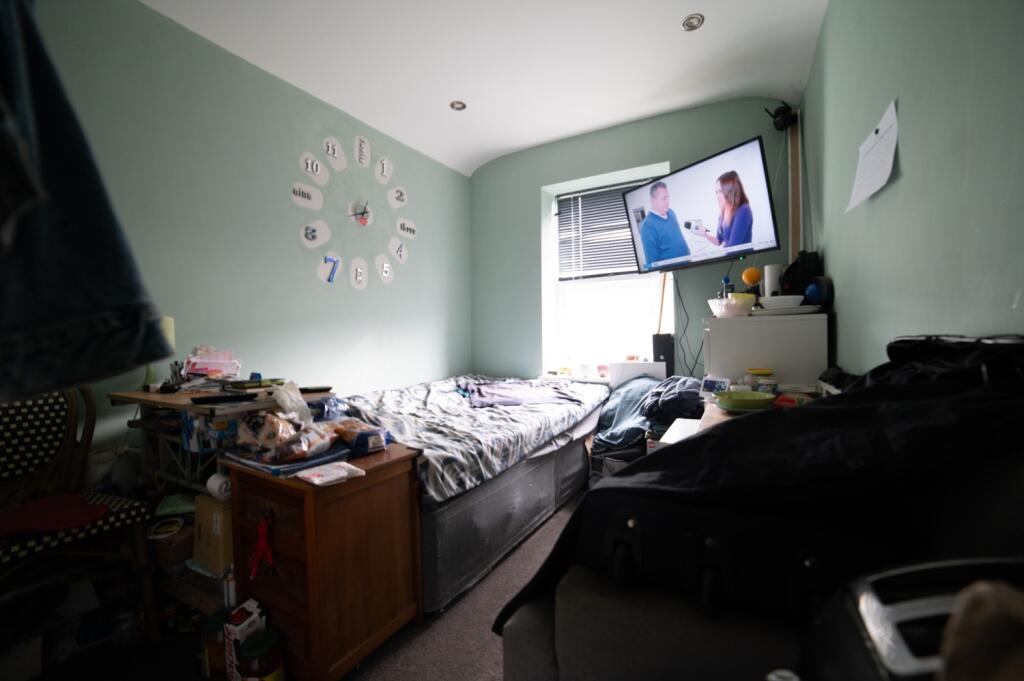 Call 02920 454555 to secure your viewing_12