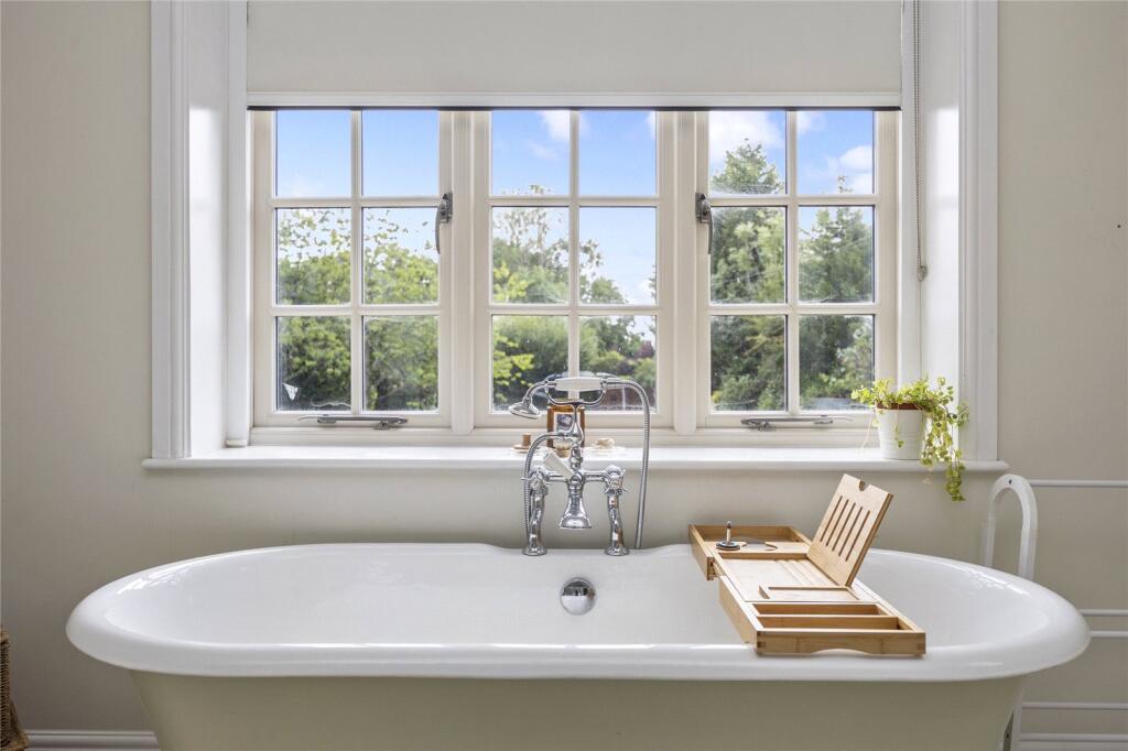 En Suite Bathroom